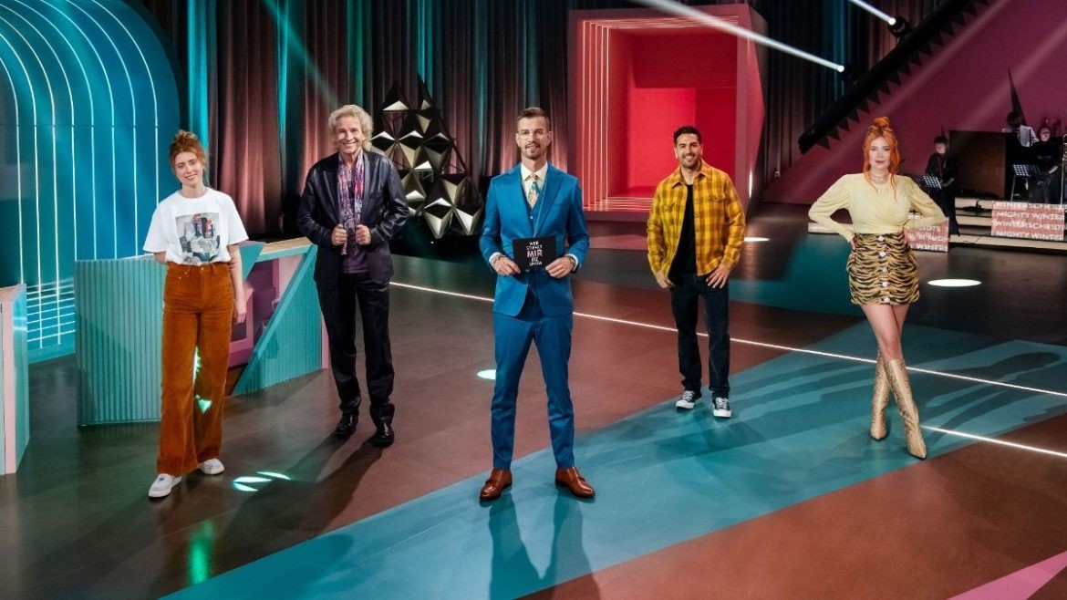 Red Arrow Stealing the show sold in different countries