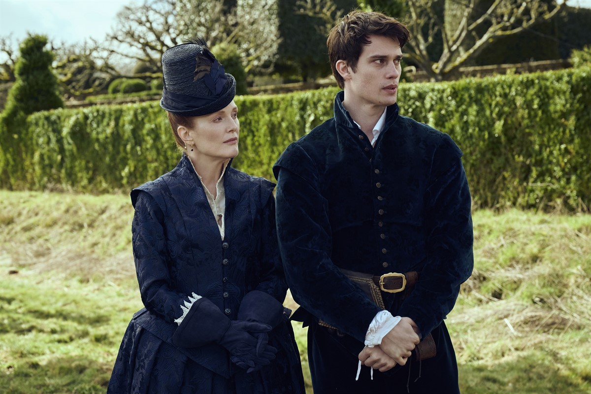 Julianne Moore and Nicholas Galitzine’s first photos from the new Sky Original period drama Mary & George’s set