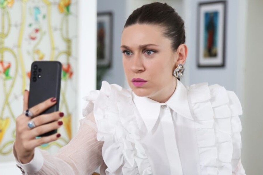 Tue, Nov 11, 2025: Canale 5's Turkish drama La Notte nel Cuore won pt slot (14.9%); tennis match on Rai 2 (9%); Rai 1's movie La Ragazza del Mare (12.3%)