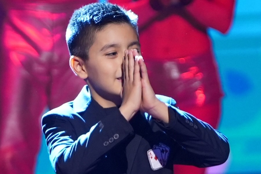 Sat, Dec 6, 2025: Tu Si Que Vales closed its 11th season with 3.7mln viewers (28.3%); Ballando con le Stelle (24%)