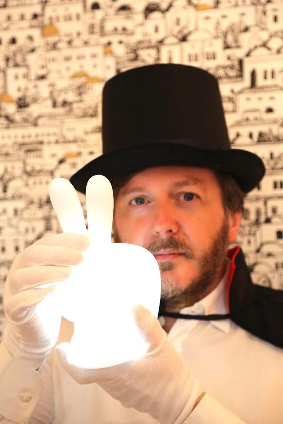 Aldo Dalla Vecchia presenta il libro Abracadabra - lo spettacolo continua 