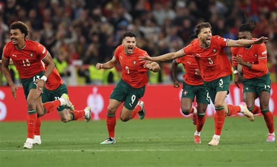 Sun, Jun 8, 2025: Rai 2's football match Portogallo VS Spagna won pt slot (14.8%); Turkish drama La Notte nel Cuore (13.8%); rerun Makari (10.3%)