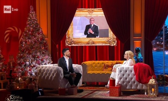 Tue, Dec 23, 2025: Head to Head between Rai 1's variety Cena di Natale (16.8%) and Turkish drama Io Sono Farah (15.1%); debut for Cash or Trash in pt (3.6%); cult movie Miracolo nella 34esima strada (7.9%)