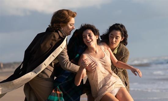 Catrinel Marlon to direct Girasoli with Gaia Girace
