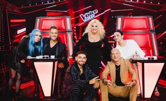 Fri, Dec 5, 2025: The Voice Senior won pt slot with 24.4%; Turkish drama Io Sono Farah is back with low results (11.2%); Bake Off Italia (3.8%)