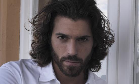 Canale 5 to premiere at the end of the month, the new detective drama Viola come il mare 