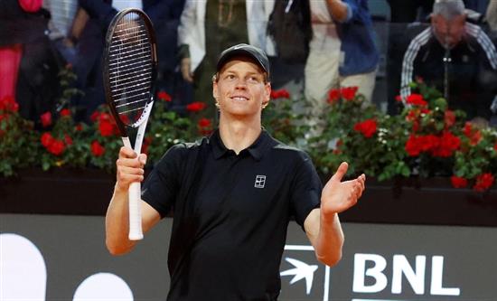 Fri, May 16, 2025: Rai 1's tennis match Sinner VS Paul won pt slot with 25% followed by talent Sognando... Ballando con le Stelle (15.4%); Turkish drama Tradimento (14.9%)