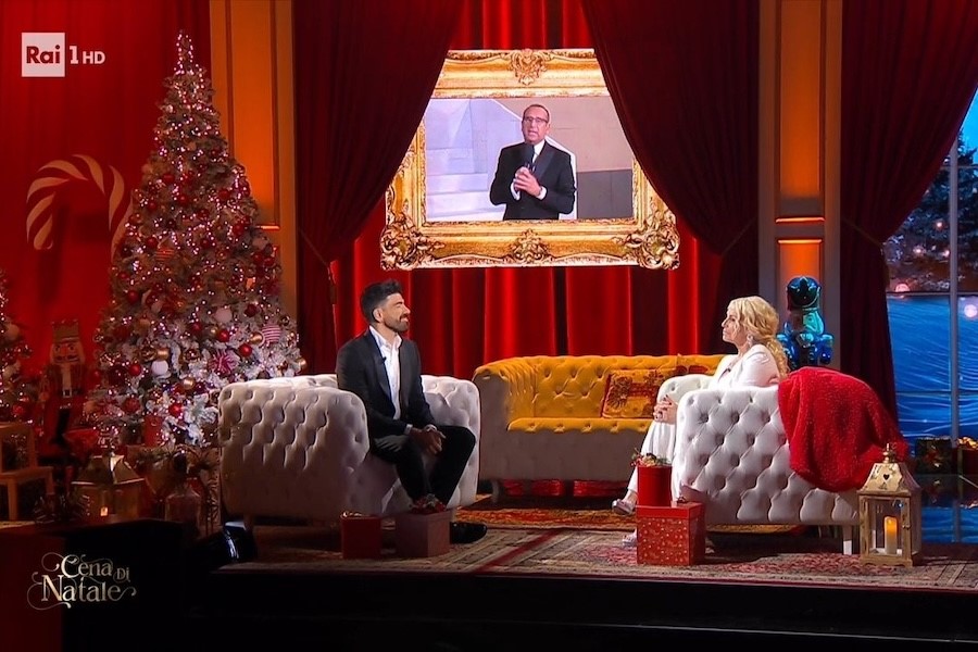 Tue, Dec 23, 2025: Head to Head between Rai 1's variety Cena di Natale (16.8%) and Turkish drama Io Sono Farah (15.1%); debut for Cash or Trash in pt (3.6%); cult movie Miracolo nella 34esima strada (7.9%)