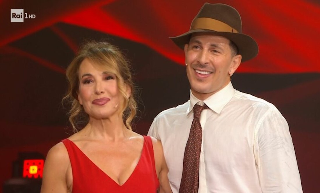 Sat, Oct 18, 2025: Canale 5's Tu Si Que Vales (25.7%) VS Rai 1's Ballando con le Stelle (23.3%)