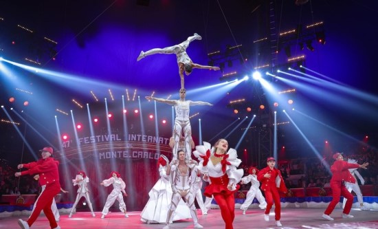 Sat, Dec 27, 2025: Head To Head Between Int'l Circus Festival of Monte Carlo (16.2%) And Rerun Il Volo's Concert (17.4%); debut for La Città Ideale on Rai 3 (5.7%)