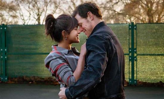 Mon, Dec 22, 2025: Rai 1 Rom-Com Love Again won pt slot with 13.4%, followed by Canale 5's Turkish drama Io Sono Farah which increased (12.8%)