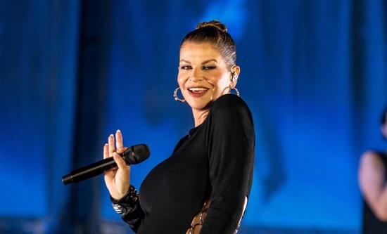 Thu, Sep 4, 2025: Rai 1 Italian comedy (2.5m-17.2%) won pt slot, Alessandra Amoroso's concert (1.9m-16.5%); Affari Tuoi (22.7%) VS La Ruota della Fortuna (24.6%)