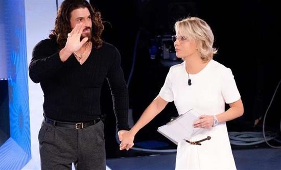 Canale 5 returns as a leader in prime time with Maria De Filippi