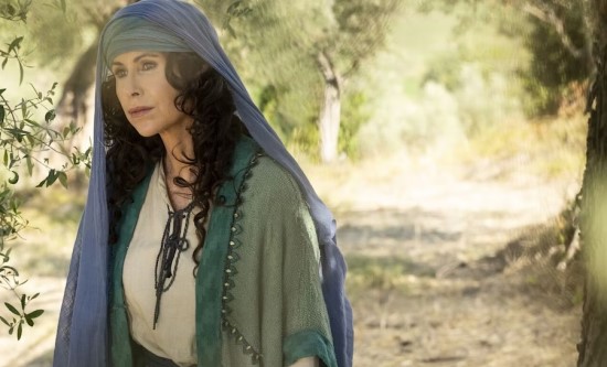 Sun, Apr 5, 2026: Miniseries Le Donne della Bibbia (17.1%) won Easter's prime time slot; rerun movie Filumena Marturano (13.8%); Il Borgo dei Borghi 2026 (7.7%)