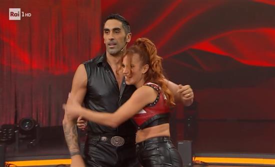 Sat, Nov 1, 2025: Tu Si Que Vales won pt slot with 25.9%, Ballando con le Stelle (23.2%)