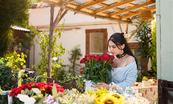 Strong Debut in Spain for Sins and Roses