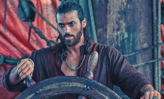 Mon, Dec 1, 2025: Boom for highly anticipated drama Sandokan with Can Yaman (5.7mln and 33.9% of share); Grande Fratello (14.3%); GialappaShow (4.1%)