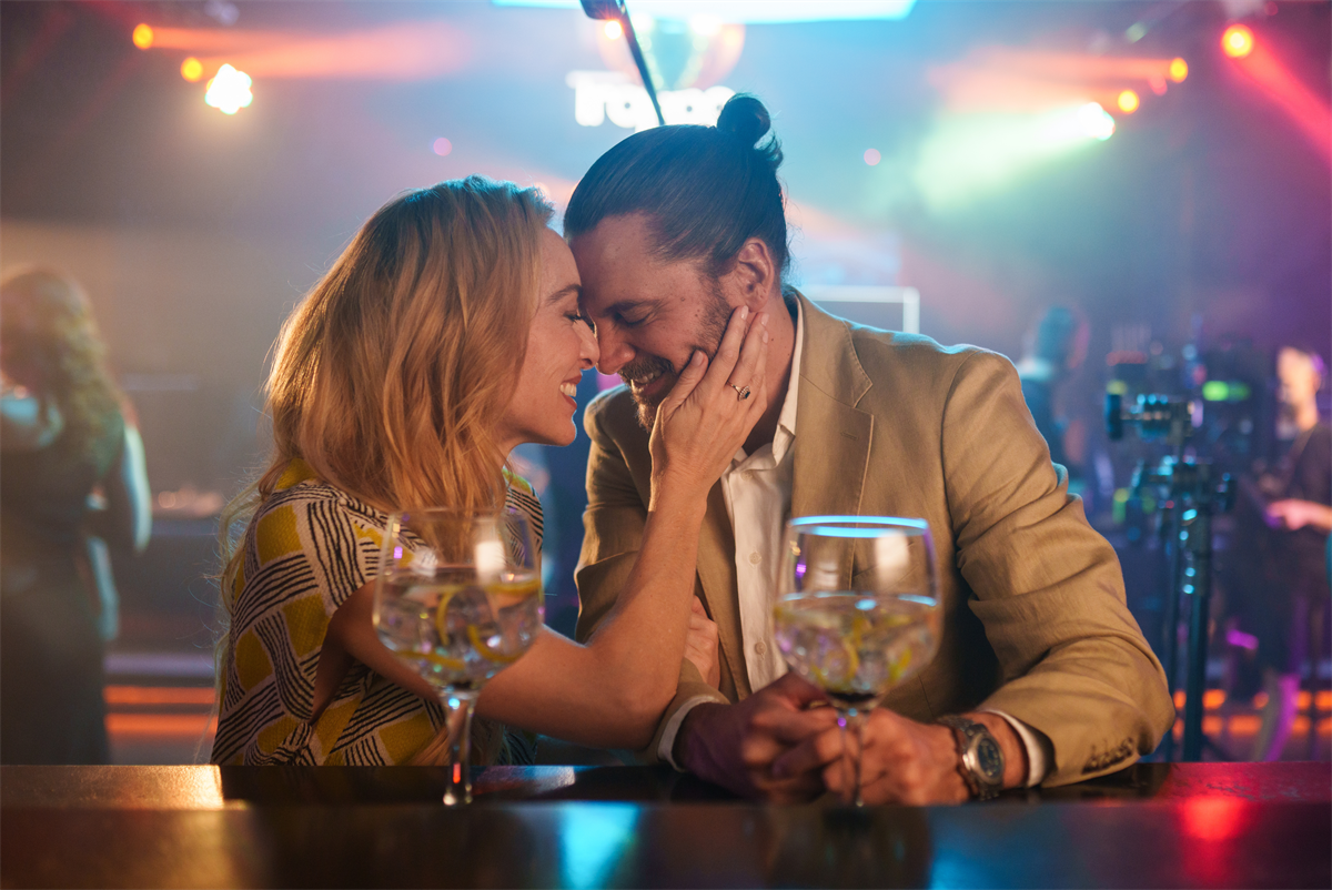 Spanish Comedy Tres de Más Remakes Italian Box Office Hit Tre di Troppo